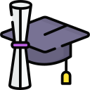 Chapéu de formatura com diploma ao lado